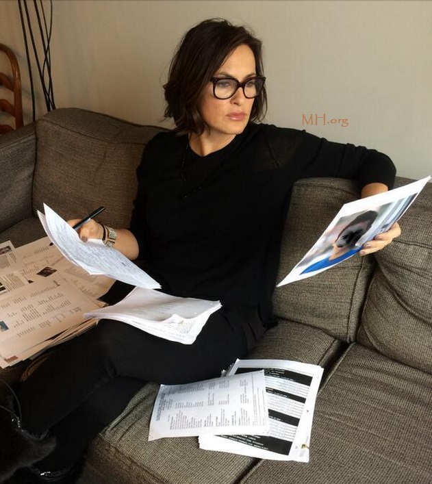 2014 Mariska Prepping For Directing